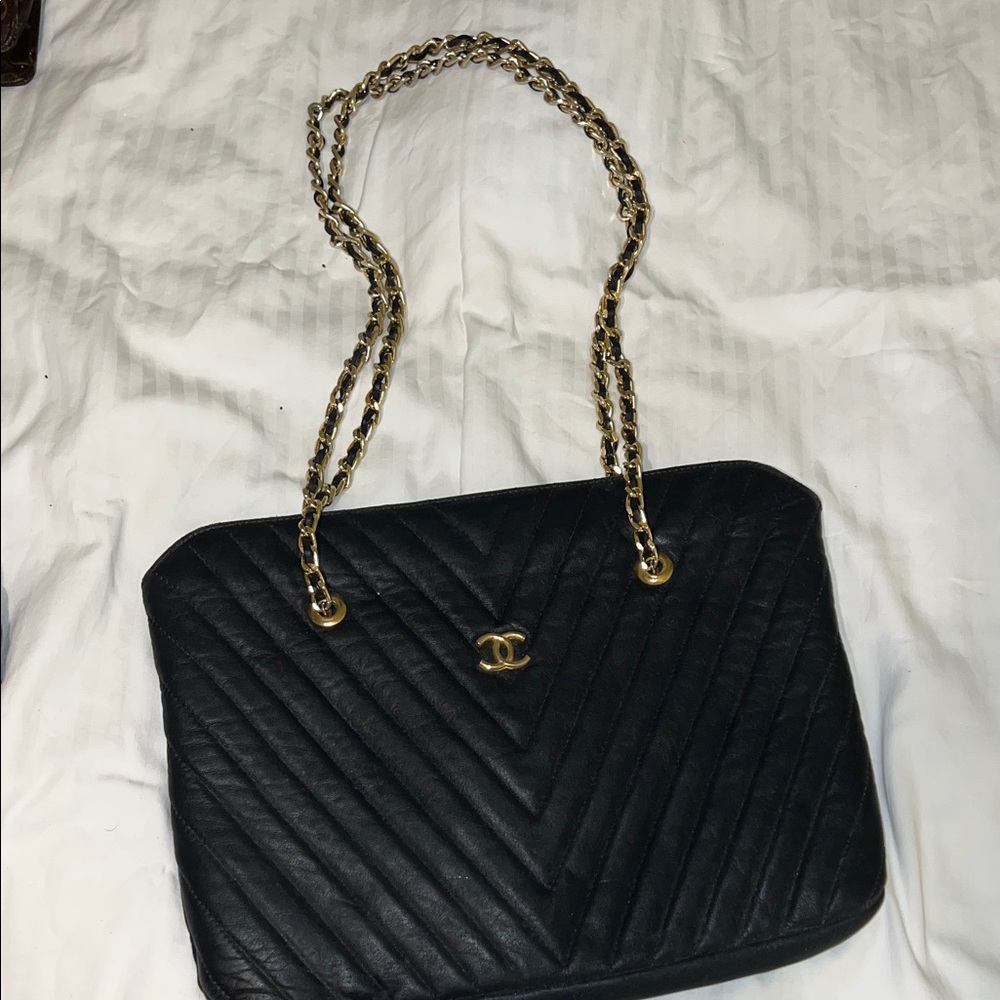 CHANEL Navy Chevron Quilted Shoulder Bag